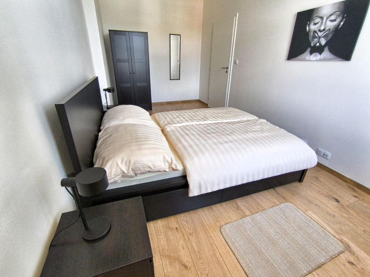 Isabel'S Suites Praga Exterior foto